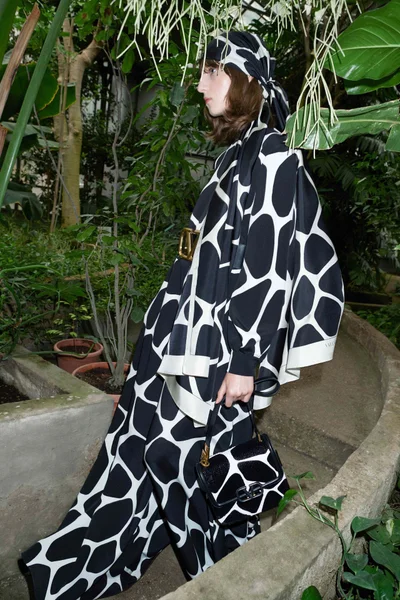 Look 9